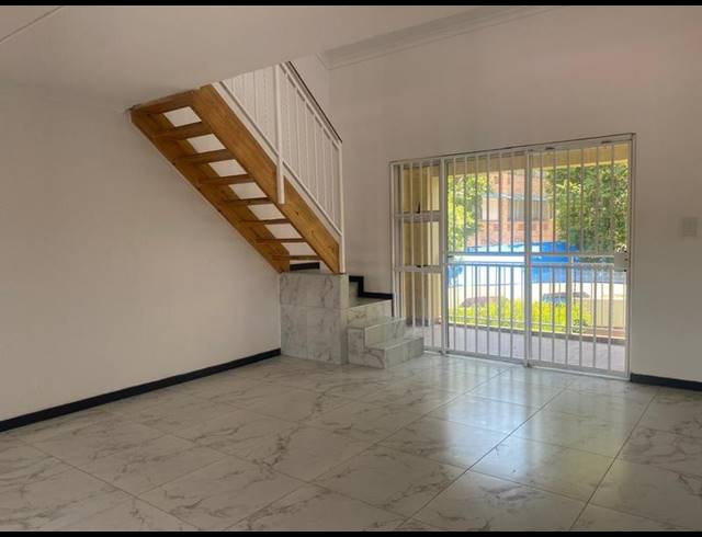 3 BEDROOM PROPERTY TO RENT IN SUNNINGHILL